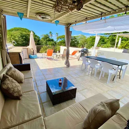 Sun And Waves Getaway Apartment