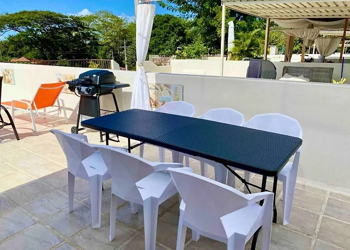 Sun And Waves Getaway Apartment Coco