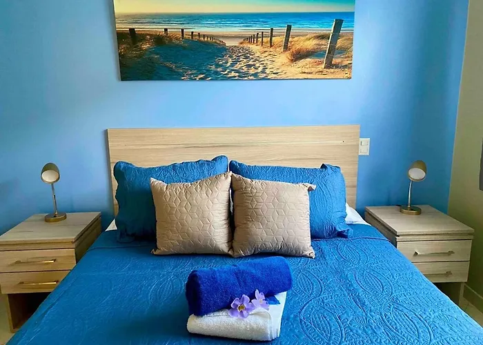 Sun And Waves Getaway Apartment